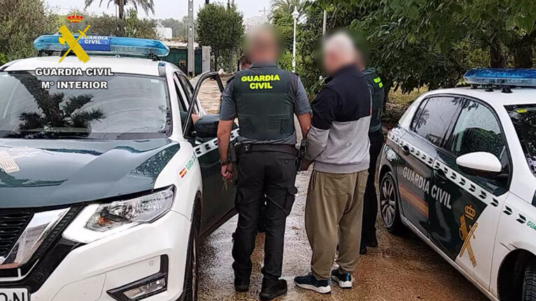 La Guardia Civil Desmantela Un Laboratorio Clandestino En Un Chalet De