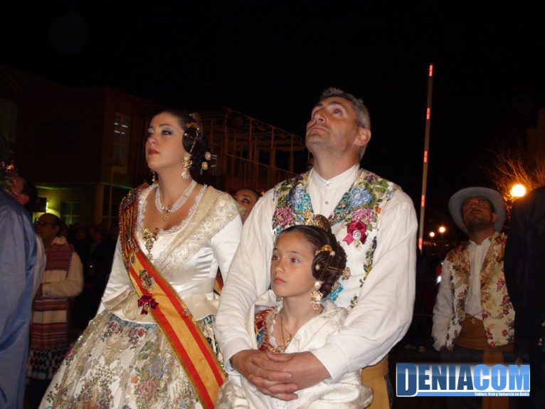 05 Falleras Mayores de Dénia en la mascletà del día 19