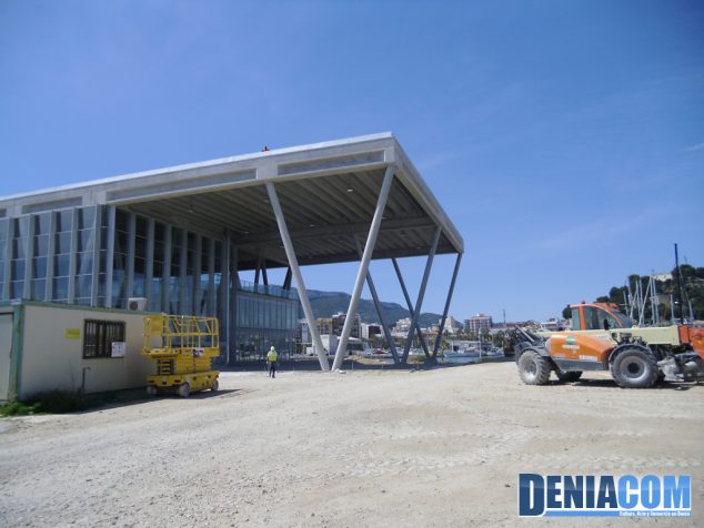 Entrada a la estación Marítima de Dénia