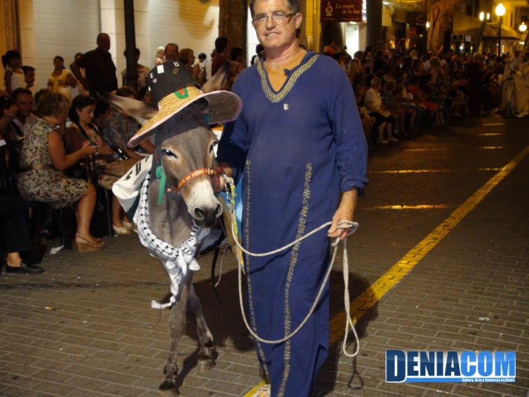 14 El burro Vicent reaparece en el Desfile de Gala de la AMMICC 2012