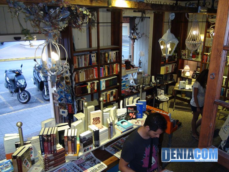 Interior Librería La Mar II