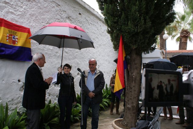 Placa en honor de los fusilados durante la Guerra Civil en Dénia