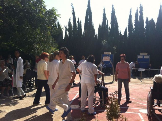 Simulacro de emergencia en la Residencia de Ancianos Santa Lucía 04