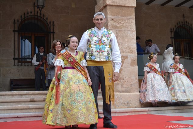 07 Corte de Honor de la Fallera Mayor Infantil Marta Luisa López