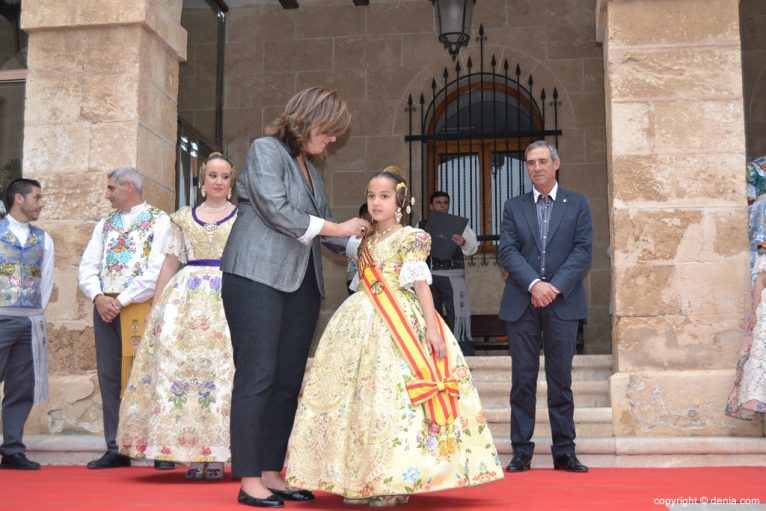 Imposición de banda a la Fallera Mayor Infantil de Dénia