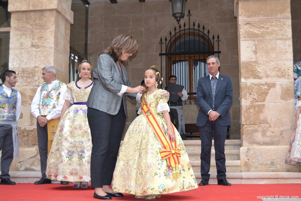 Imposición de banda a la Fallera Mayor Infantil de Dénia