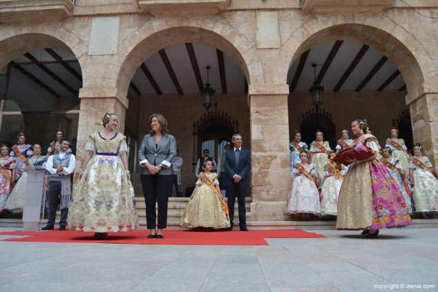 27 Imposición de banda a la Fallera Mayor de Dénia