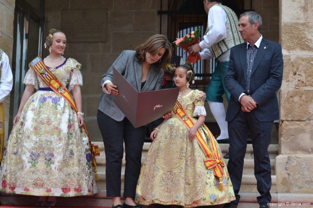 30 Entrega de los nombramientos oficiales a las Falleras Mayores de Dénia 2015