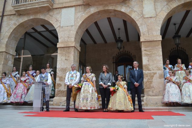 35 Entrega de los nombramientos oficiales a las Falleras Mayores de Dénia 2015