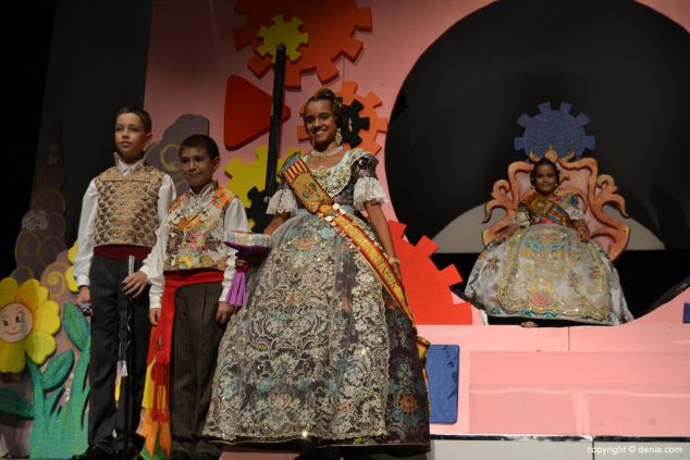 22 Presentación infantil Les Roques 2015 Cargos infantiles 2014