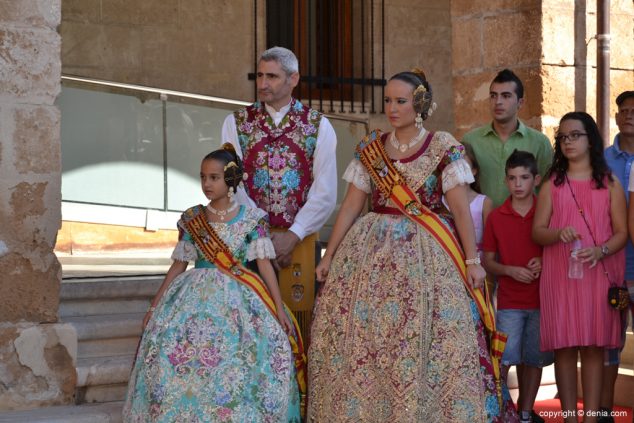 03 Las Falleras Mayores de Dénia en el acto del 9 dOctubre