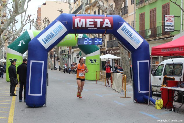 102 2º Marcha Solidaria Deniacom a favor del CEE Raquel Payà llegada a meta