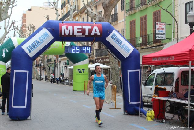 104 2º Marcha Solidaria Deniacom a favor del CEE Raquel Payà llegada a meta