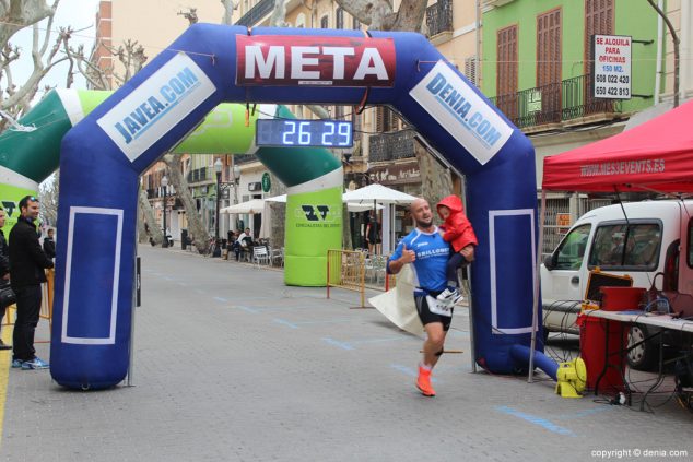 107 2º Marcha Solidaria Deniacom a favor del CEE Raquel Payà llegada a meta