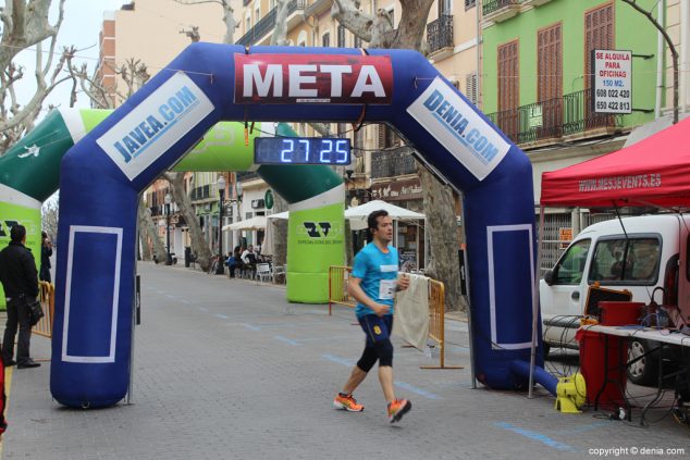 111 2º Marcha Solidaria Deniacom a favor del CEE Raquel Payà llegada a meta