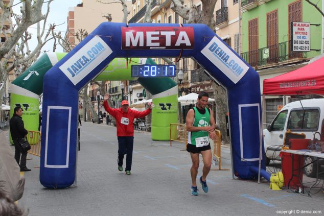 119 2º Marcha Solidaria Deniacom a favor del CEE Raquel Payà llegada a meta