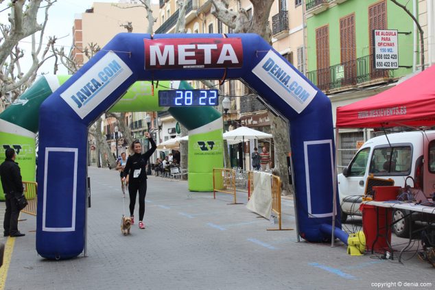 120 2º Marcha Solidaria Deniacom a favor del CEE Raquel Payà llegada a meta