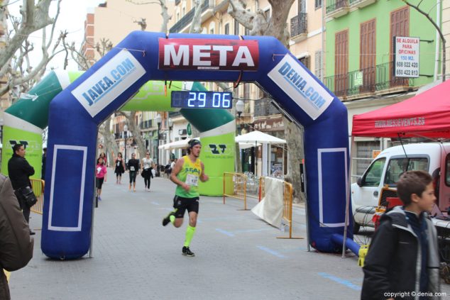 126 2º Marcha Solidaria Deniacom a favor del CEE Raquel Payà llegada a meta