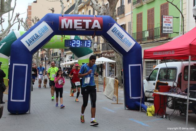 127 2º Marcha Solidaria Deniacom a favor del CEE Raquel Payà llegada a meta