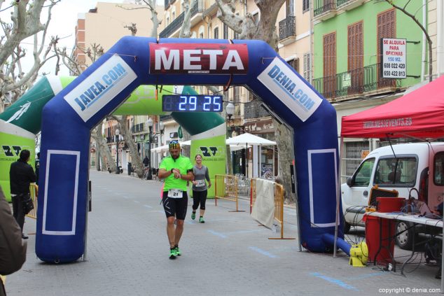 131 2º Marcha Solidaria Deniacom a favor del CEE Raquel Payà llegada a meta