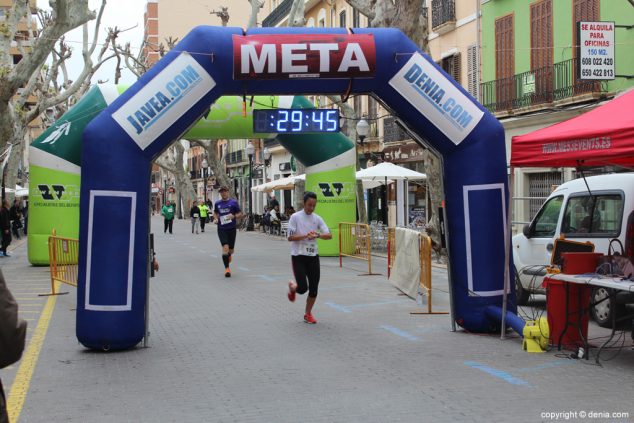 134 2º Marcha Solidaria Deniacom a favor del CEE Raquel Payà llegada a meta