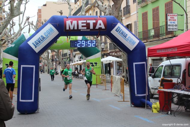 136 2º Marcha Solidaria Deniacom a favor del CEE Raquel Payà llegada a meta