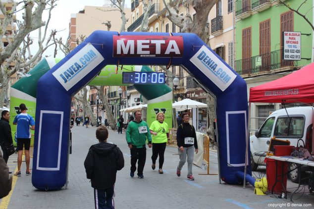 137 2º Marcha Solidaria Deniacom a favor del CEE Raquel Payà llegada a meta