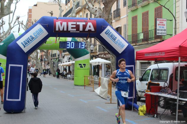 138 2º Marcha Solidaria Deniacom a favor del CEE Raquel Payà llegada a meta