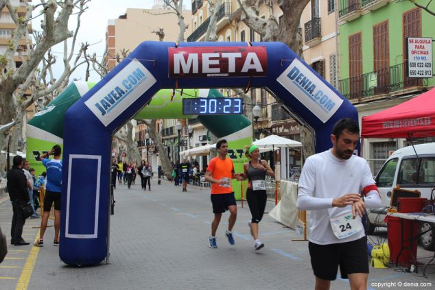 140 2º Marcha Solidaria Deniacom a favor del CEE Raquel Payà llegada a meta