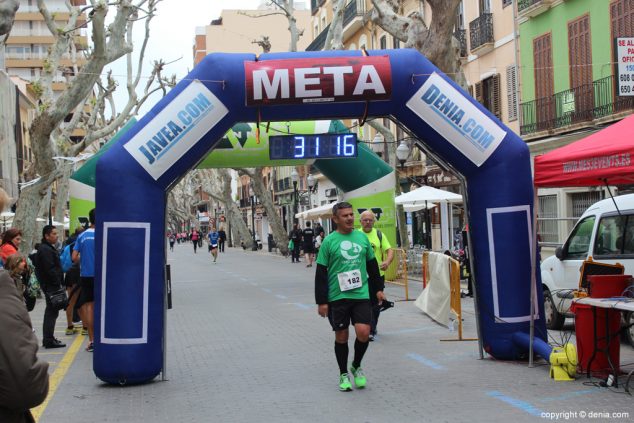 147 2º Marcha Solidaria Deniacom a favor del CEE Raquel Payà llegada a meta