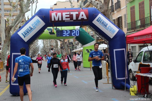 156 2º Marcha Solidaria Deniacom a favor del CEE Raquel Payà llegada a meta