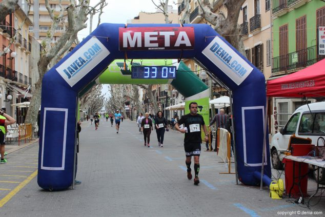 164 2º Marcha Solidaria Deniacom a favor del CEE Raquel Payà llegada a meta