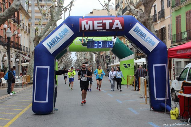 166 2º Marcha Solidaria Deniacom a favor del CEE Raquel Payà llegada a meta