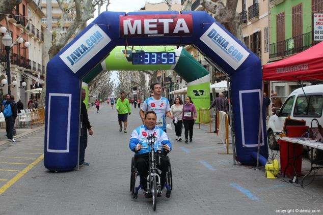 169 2º Marcha Solidaria Deniacom a favor del CEE Raquel Payà llegada a meta