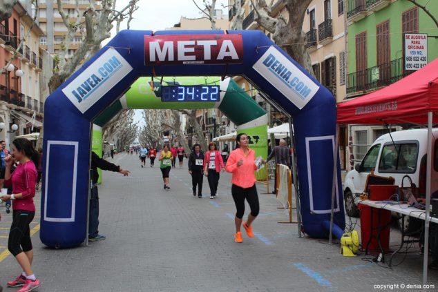 173 2º Marcha Solidaria Deniacom a favor del CEE Raquel Payà llegada a meta