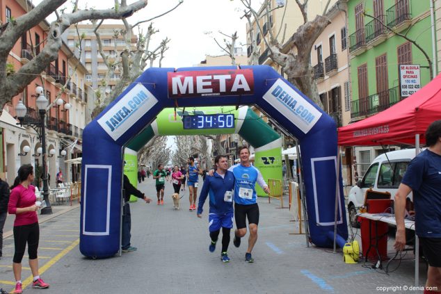 177 2º Marcha Solidaria Deniacom a favor del CEE Raquel Payà llegada a meta