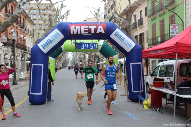 178 2º Marcha Solidaria Deniacom a favor del CEE Raquel Payà llegada a meta