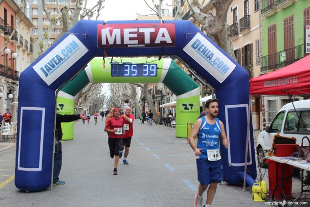 181 2º Marcha Solidaria Deniacom a favor del CEE Raquel Payà llegada a meta