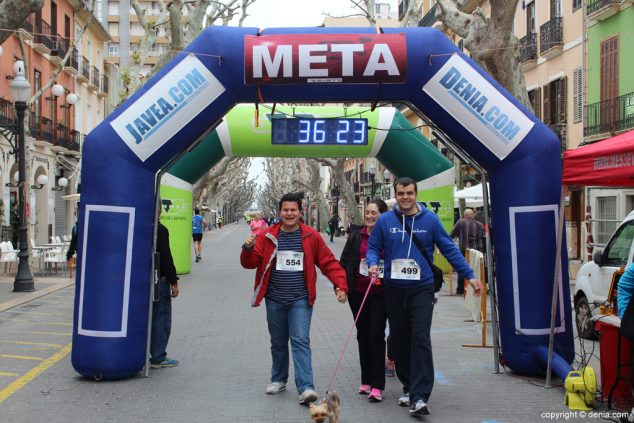 185 2º Marcha Solidaria Deniacom a favor del CEE Raquel Payà llegada a meta