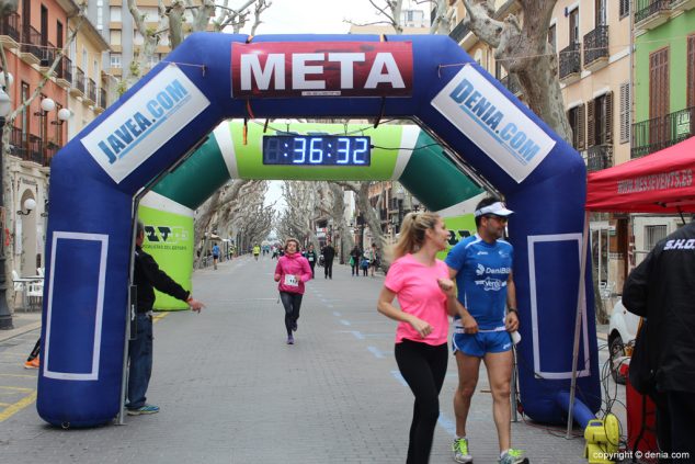 186 2º Marcha Solidaria Deniacom a favor del CEE Raquel Payà llegada a meta