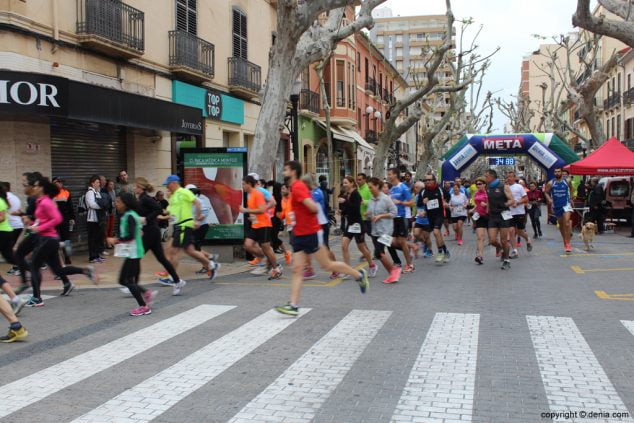 21 2º Marcha Solidaria Raquel Payà salida de los corredores