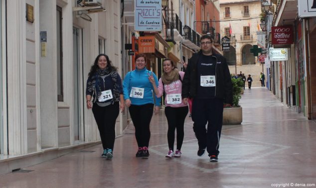 76 2º Marcha Solidaria Deniacom a favor del CEE Raquel Payà caminantes