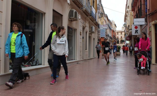 84 2º Marcha Solidaria Deniacom a favor del CEE Raquel Payà caminantes