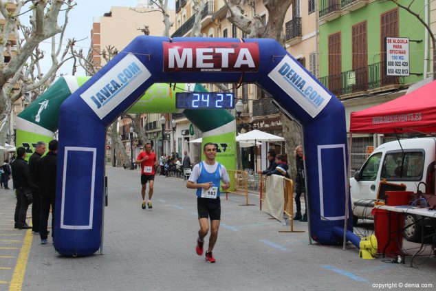 95 2º Marcha Solidaria Deniacom a favor del CEE Raquel Payà llegada a meta