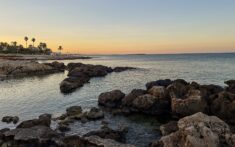 mar en calma en les rotes de denia