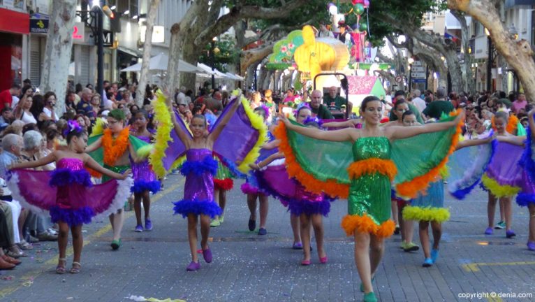 Carrozas Dénia 2015 - Comparsa infantil Falla Saladar