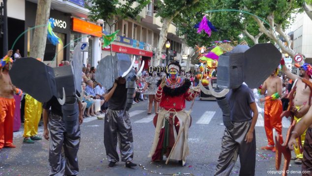 15 Carrozas Dénia 2015 Comparsa Baix la Mar