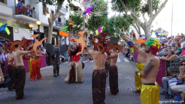 16 Carrozas Dénia 2015 Comparsa Baix la Mar