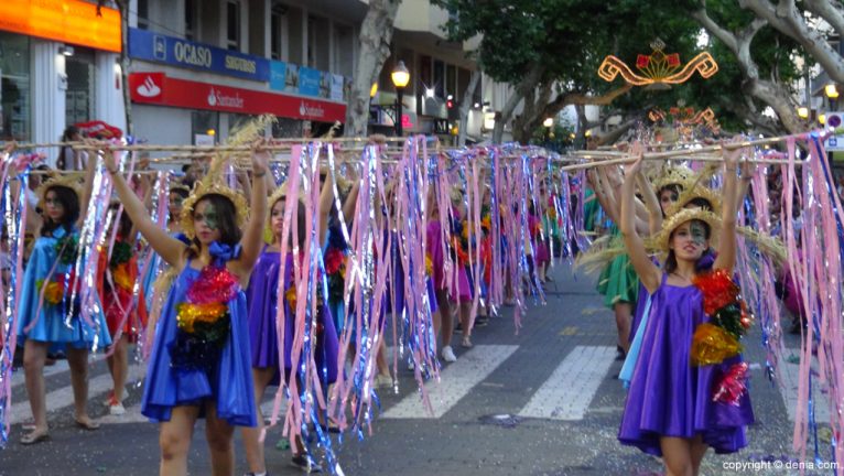 Carrozas Dénia 2015 - Comparsa infantil Falla Centro