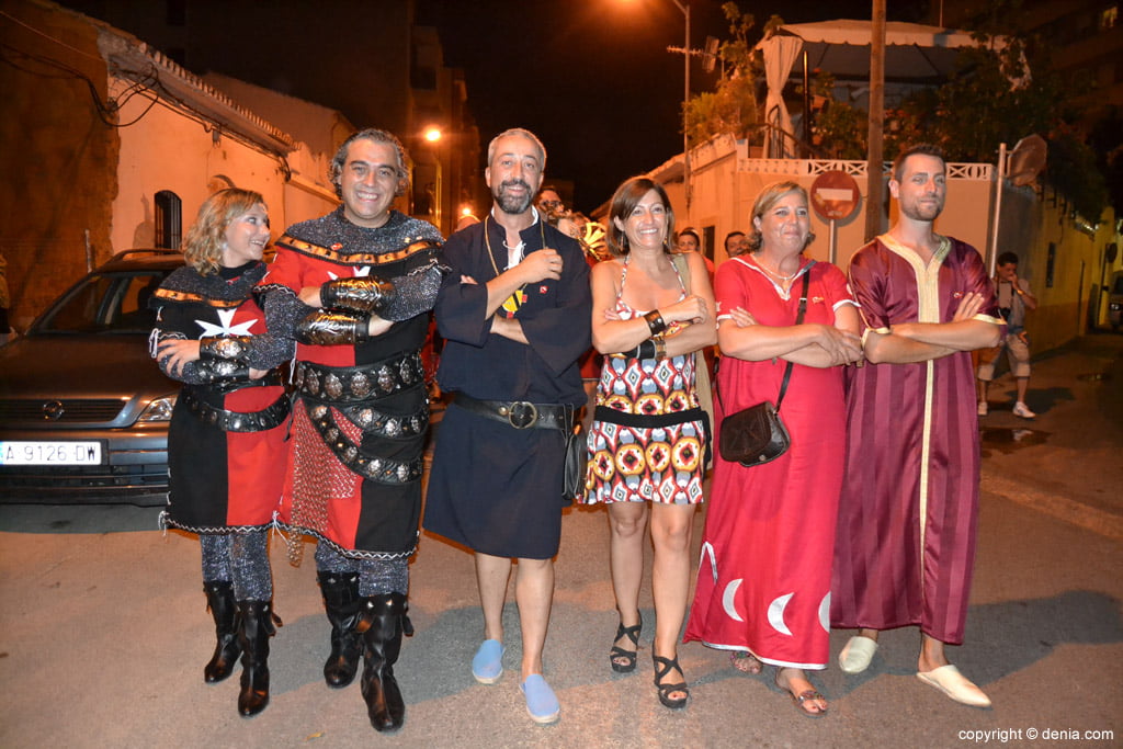 Cargos Moros y Cristianos 2015 en la recepción de la capitanía cristiana